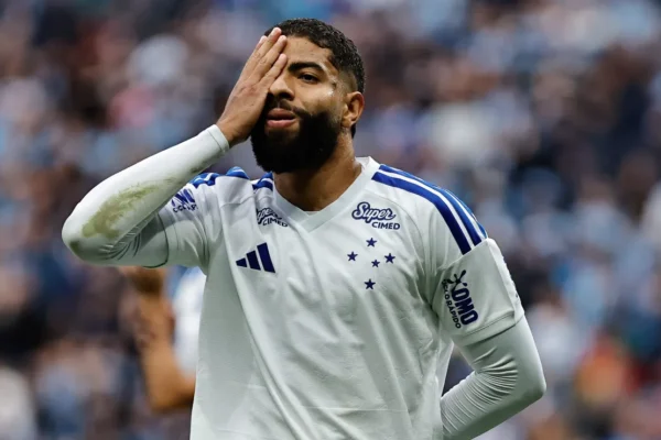 João Marcelo nega ‘lei do ex’ e exalta vitória do Cruzeiro sobre o Grêmio