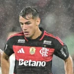 Joaquín Freitas, 19 anos, brilha no Flamengo e conquista a torcida
