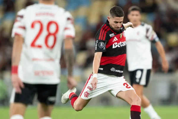 Jardim mantém mistério no Flamengo para decisão contra o Estudiantes