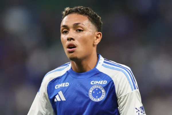 Kauã Moraes sumido no Cruzeiro: 16 jogos fora e dilema com Artur Jorge