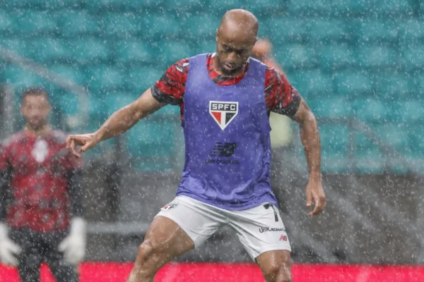 São Paulo vacila de novo, leva dois gols cedo do Bahia e jejum fora de casa cresce