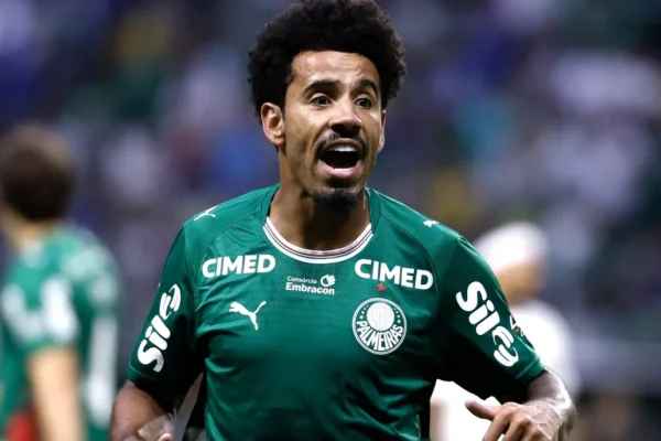 Trio no meio-campo: o quebra-cabeça tático de Abel no Palmeiras