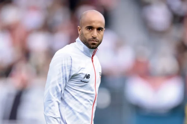 Lucas Moura volta ao São Paulo e fala sobre renovação: ‘Tudo é negociável’