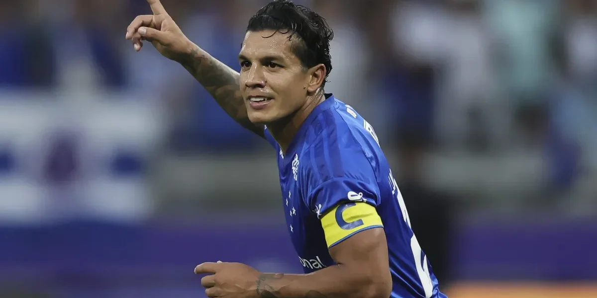 Lucas Romero incendeia vestiário do Cruzeiro antes de virada épica