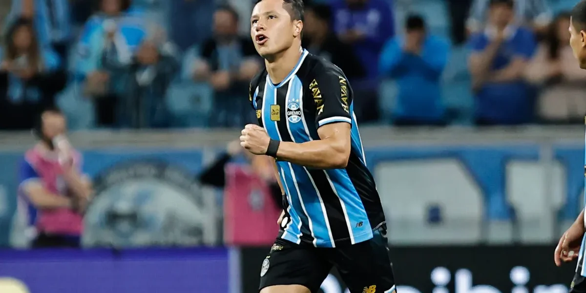 Grêmio vence Athletico-PR com gol de Marlon e respira fora do Z-4