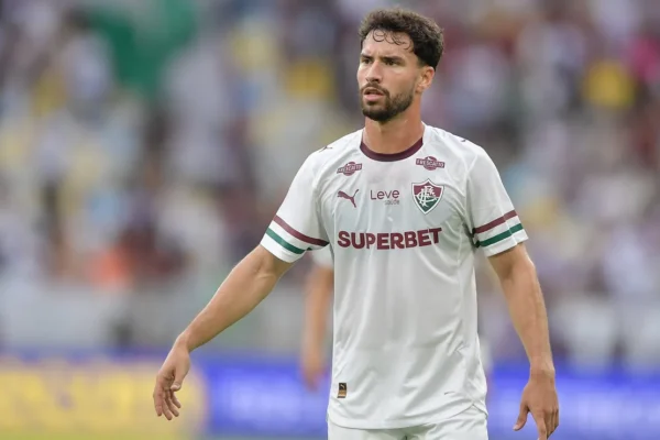 Martinelli lesiona joelho e vira dúvida no Fluminense para a Libertadores