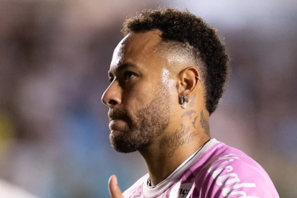 Santos terá Neymar contra o Fluminense, mas Cuca perde quatro peças