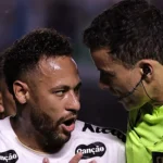 Neymar erra feio, leva vermelho e afunda o Santos contra o Bahia