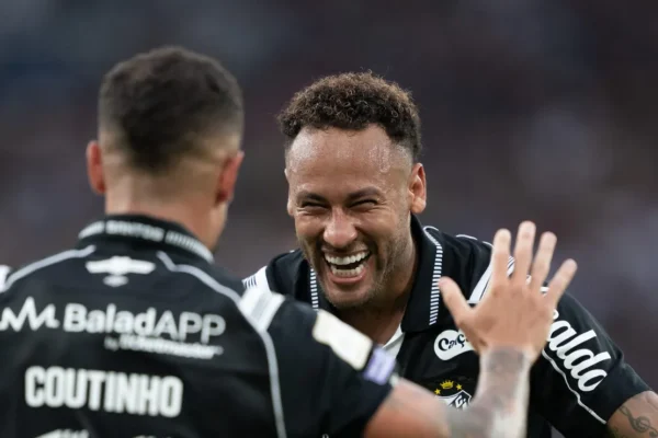 Santos aposta em ataque com Neymar e Coutinho contra o Bahia