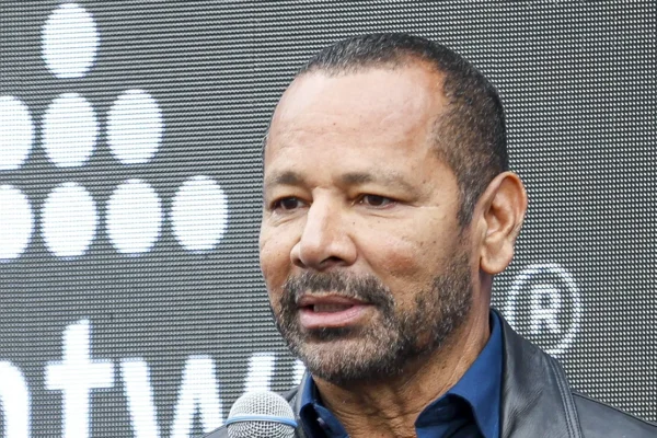 Neymar pai vira peça-chave na eleição do Santos: candidatos buscam apoio