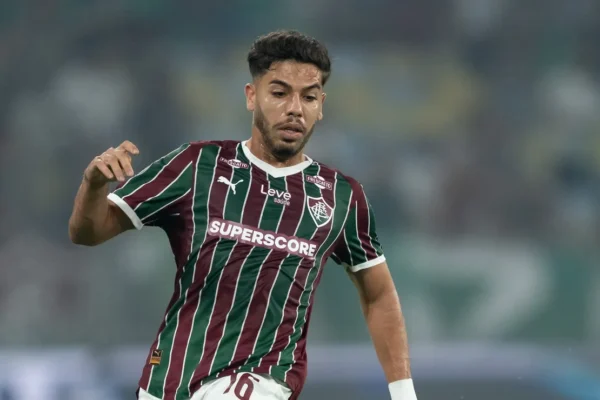 Nonato se derrete em desabafo após pênalti perdido e queda do Fluminense