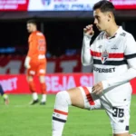 Patryck Lanza rumo à saída? Lateral vive impasse no São Paulo até 2027