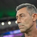 Santos afunda em 4 transfer bans e dívida de R$ 15 mi com Caixinha