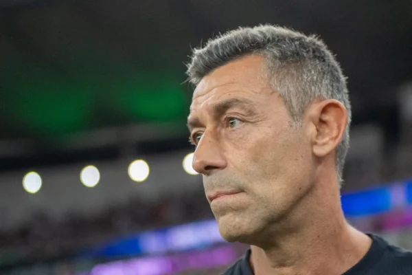 Santos afunda em 4 transfer bans e dívida de R$ 15 mi com Caixinha