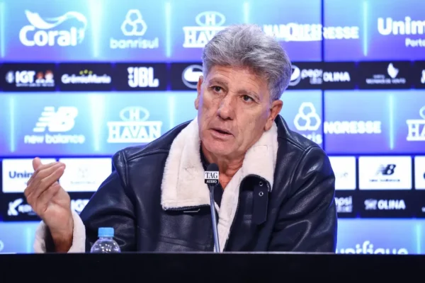 Renato Gaúcho explode em coletiva após vexame do Grêmio contra o Cruzeiro