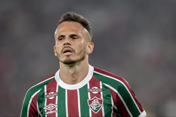 Fluminense tem três desfalques contra o Coritiba; Renê preocupa para o Fla-Flu