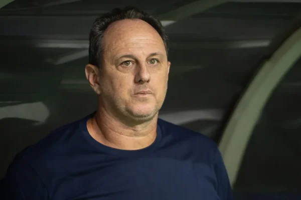 Ceni se rende ao Flamengo e expõe números do domínio sobre o Bahia