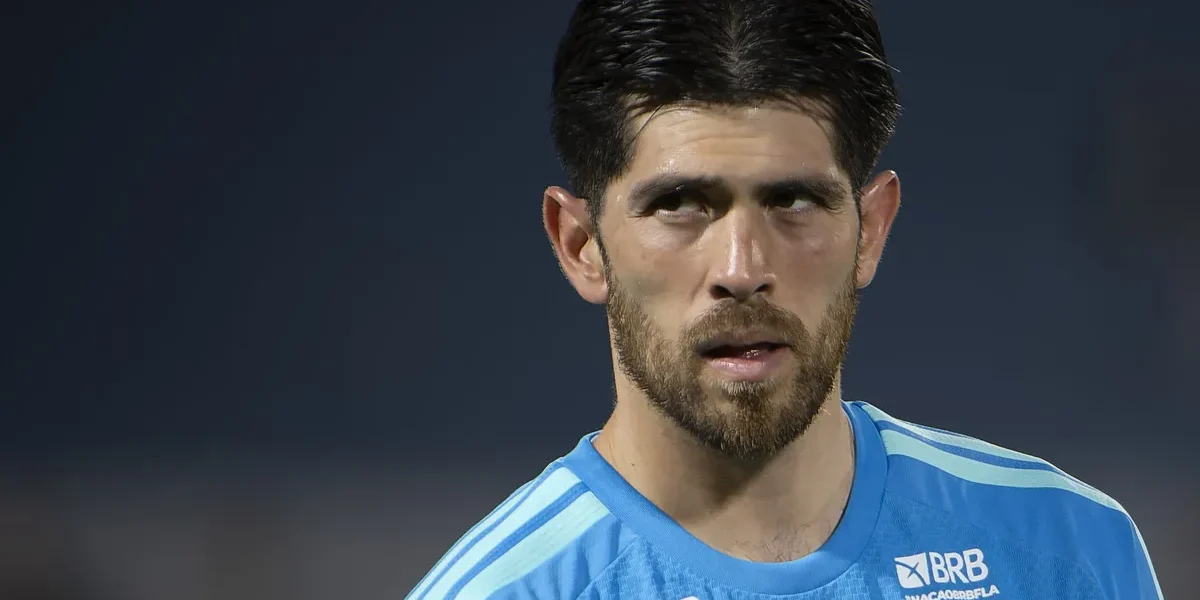 Rossi comete falha bizarra e Flamengo escapa de susto contra o Bahia
