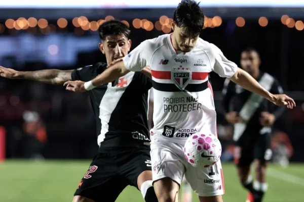 São Paulo bate Vasco por 1 a 0 e respira no Brasileirão