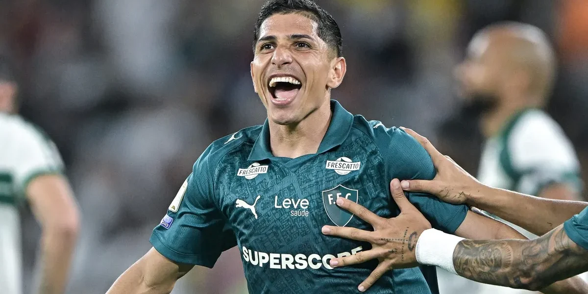 Savarino brilha com hat-trick e Fluminense assume 3º lugar no Brasileirão