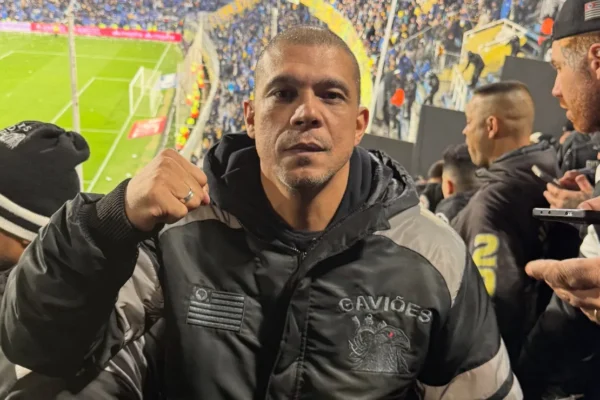 Gaviões da Fiel pressiona arbitragem antes de Corinthians x Mirassol