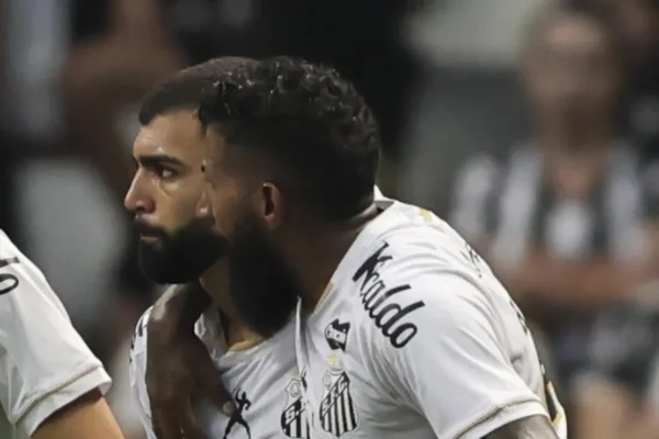 Santos desperdiça 20 pontos e vê título escapar no Brasileirão