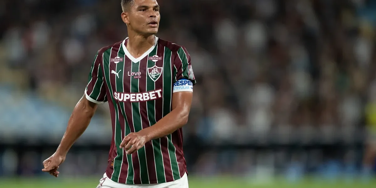 Thiago Silva encara grama sintética e reforça Fluminense contra Palmeiras