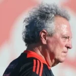 Abel Braga assume papel decisivo no vestiário do Inter antes de duelo crucial