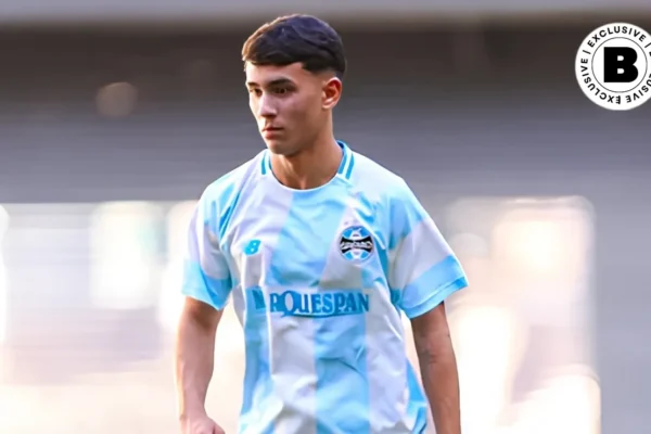 Ex-Inter, zagueiro de 17 anos chama atenção e treina com Renato no Grêmio