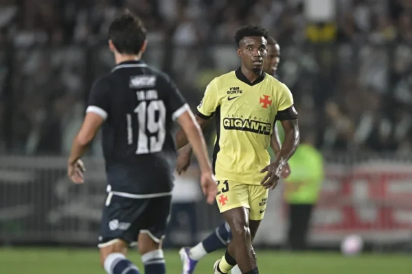 Vasco empata sem gols com Remo e acende alerta no Brasileirão