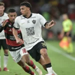 Flamengo vira sobre o Atlético-MG em jogo de cinco gols no Maracanã
