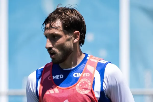 Viña no Cruzeiro: a chance que Artur Jorge precisa dar antes de decidir