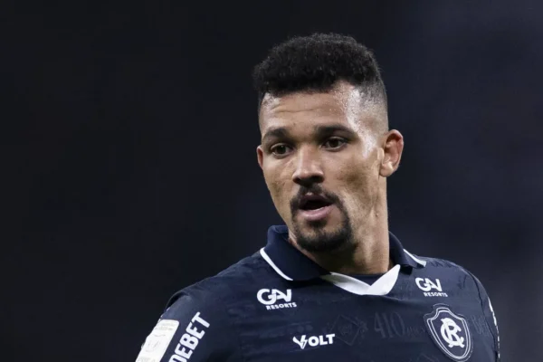 Santos empurra decisão sobre Zé Ivaldo; Remo avalia desempenho