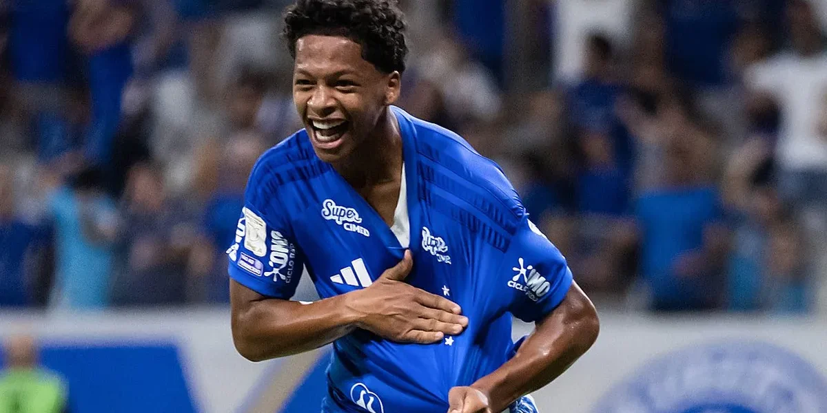 Cruzeiro bate São Paulo e Zé Lucas marca 1º gol como profissional