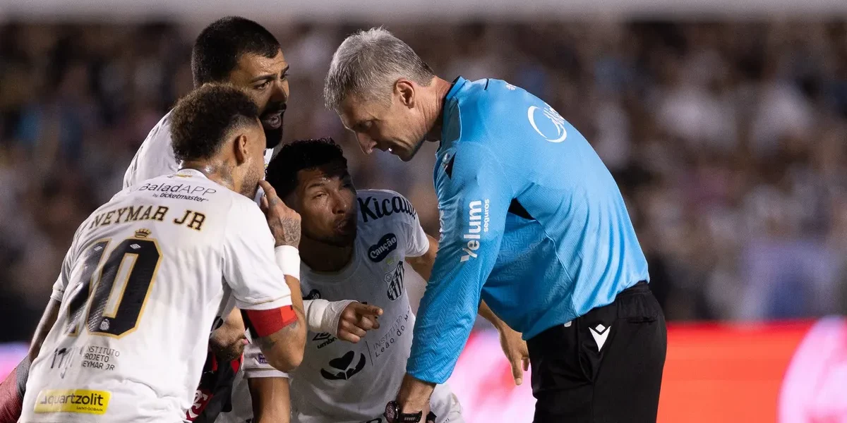 Flamengo detona Daronco em nota oficial após empate com Santos