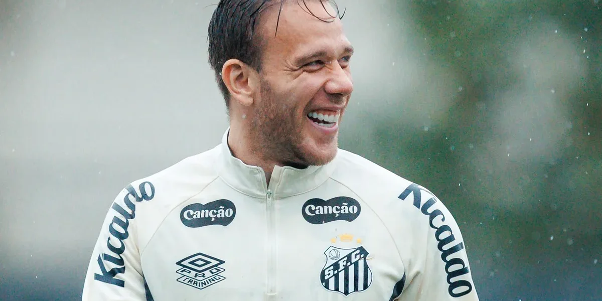 Arthur revela bastidores no Santos e gratidão a Neymar