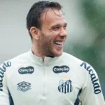 Arthur revela bastidores no Santos e gratidão a Neymar