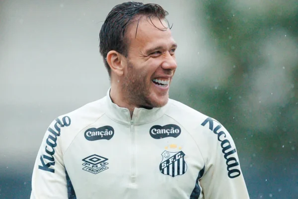 Arthur revela bastidores no Santos e gratidão a Neymar
