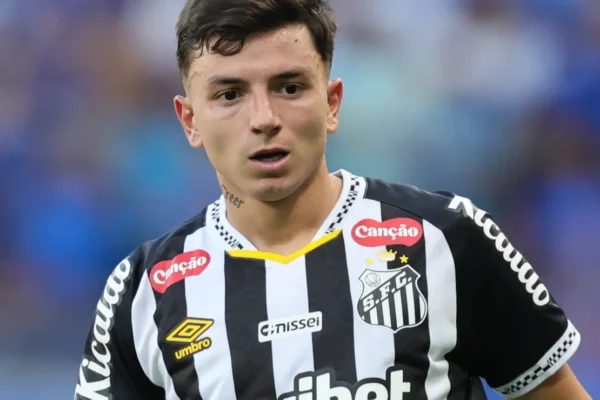 Barreal na lateral? A aposta ousada de Cuca no Santos contra o Fluminense