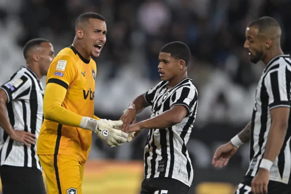Botafogo afunda na defesa: 2ª pior do Brasileirão e vexame na Era SAF