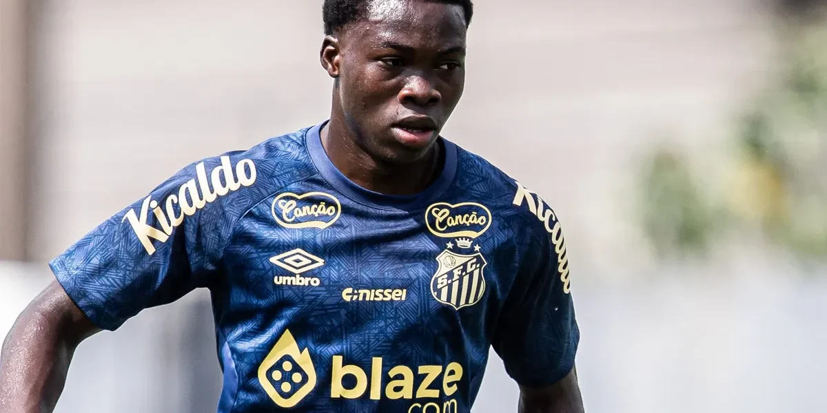Coulibaly brilha na base do Santos e pede passagem no profissional