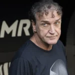 Cuca acerta no Santos, mas teimosia com medalhões preocupa