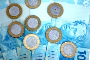 Tesouro Direto trava negociações após disparada recorde nas taxas