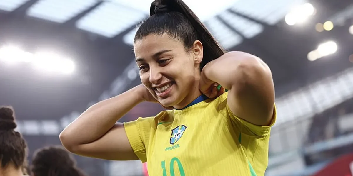 Duda Sampaio celebra festa da torcida e mira Copa de 2027