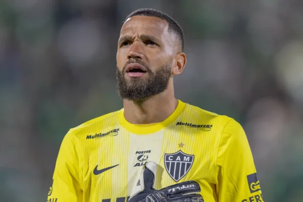 Everson volta ao Galo após lesão e mira decisões de novembro