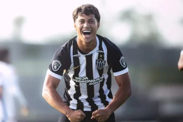 Filho de Hulk, Ian Ângelo assina primeiro contrato profissional com o Atlético-MG