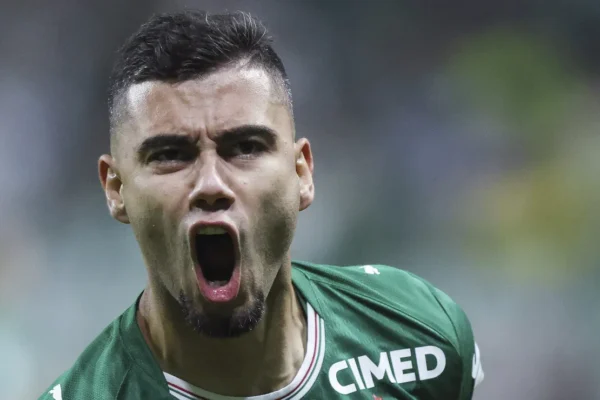 Palmeiras planeja futuro de Andreas Pereira e mira renovação em 2027