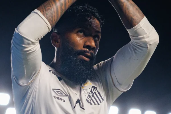 Rodinei brilha no Santos e domina Piquerez no clássico contra o Palmeiras