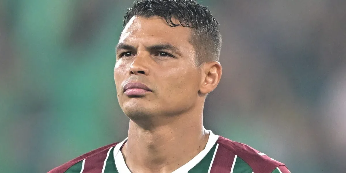 Thiago Silva detona gramado sintético do Palmeiras, mas isenta rival