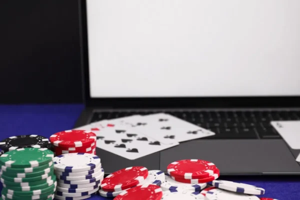 Torneios de Poker: Formatos, Regras e Como Escolher o Seu